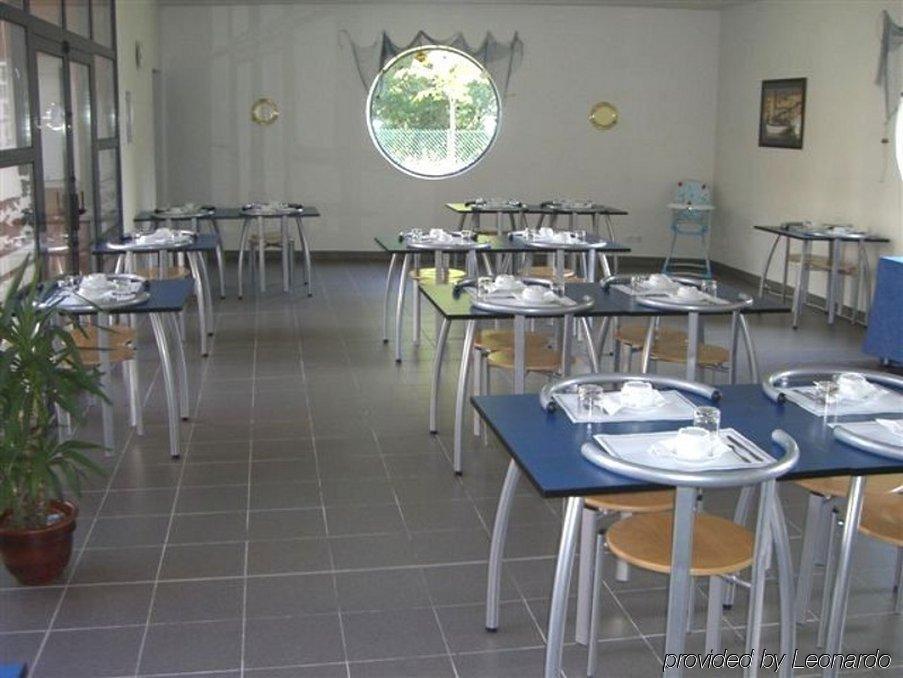 Zenitude Hotel-Residences Bordeaux Aeroport Merignac Restaurant photo